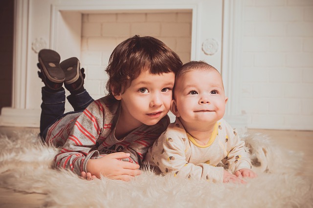 Your little one is soon going to be a big brother. Use these handy tips to get your child acquainted with his newborn sibling.